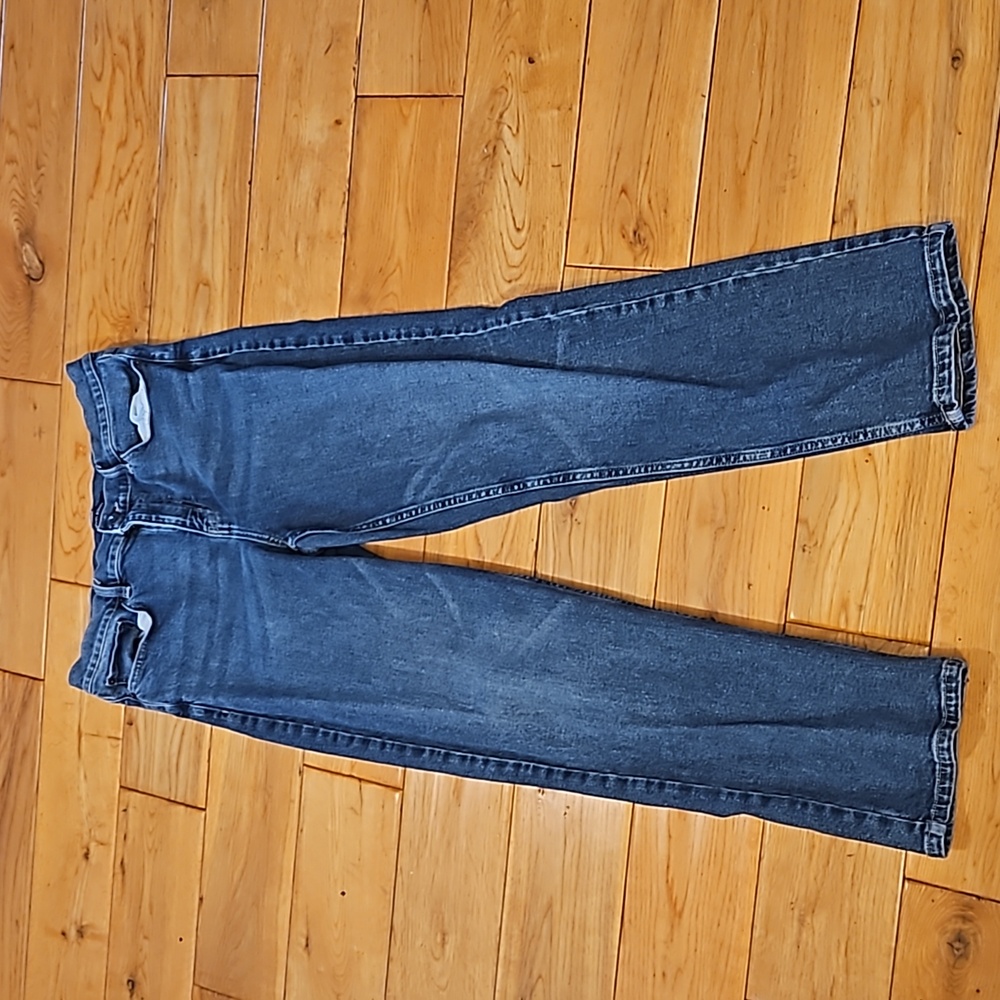 Calvin Klein womens 10 jeans, 5 inch zipper, inseam 27" $15